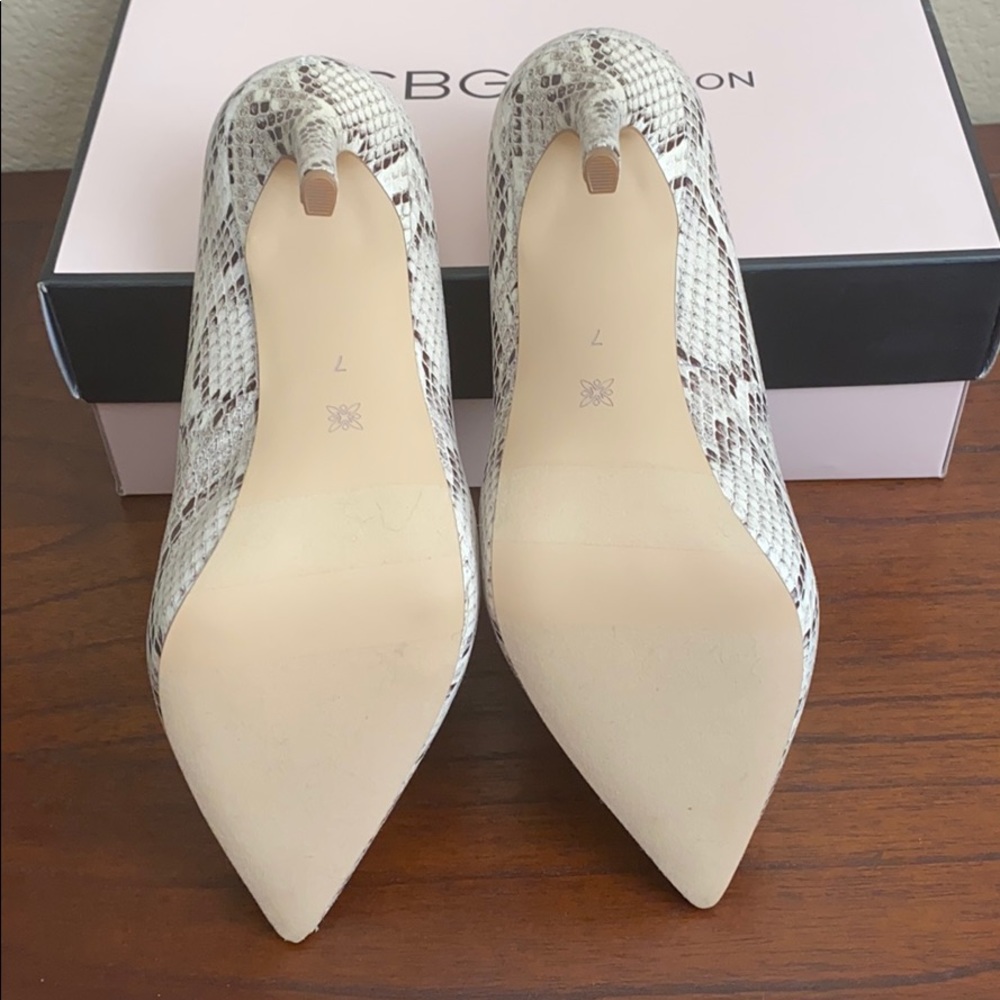 New Bcbgeneration Snake Print Heel - image 8
